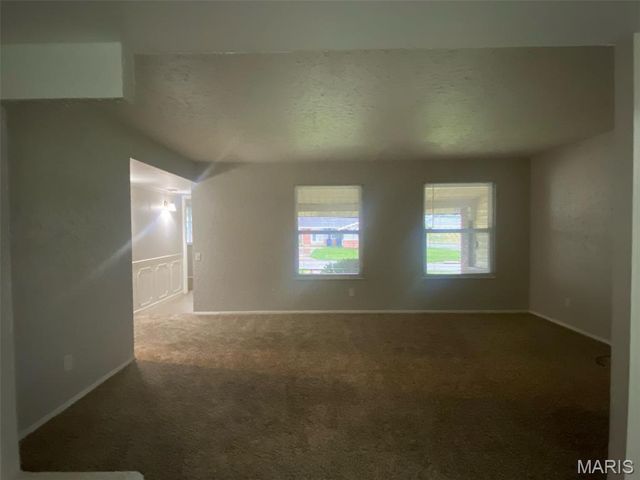 2571 Burchard Drive, St Louis, MO 63136