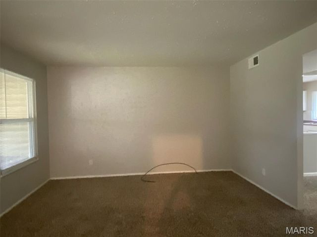 2571 Burchard Drive, St Louis, MO 63136