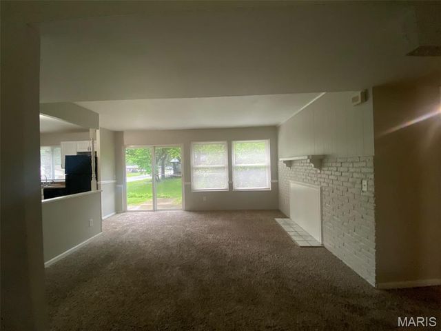 2571 Burchard Drive, St Louis, MO 63136