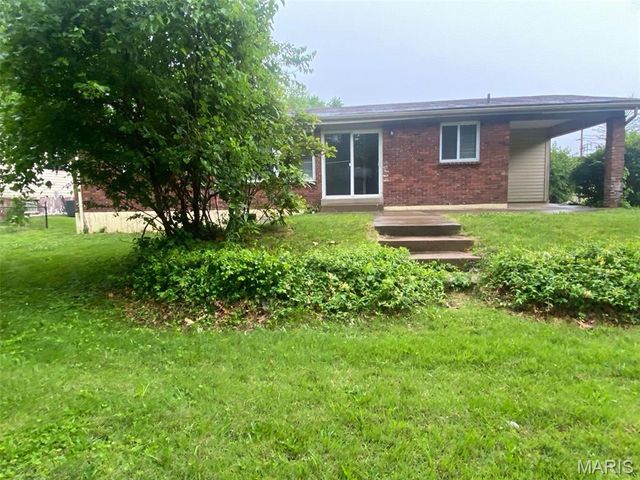 2571 Burchard Drive, St Louis, MO 63136