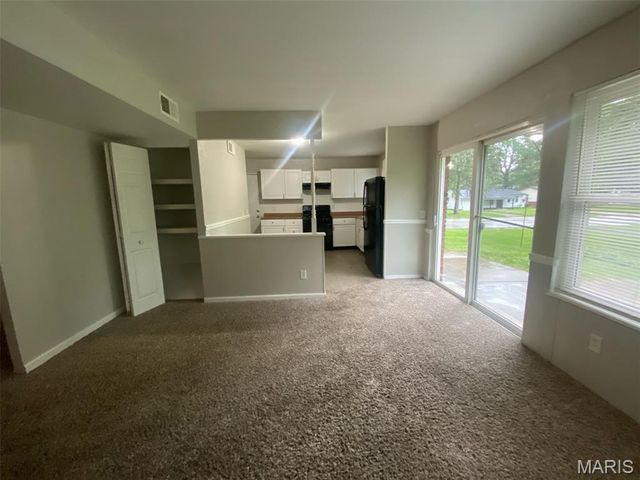 2571 Burchard Drive, St Louis, MO 63136