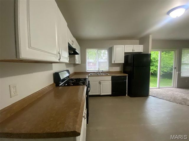 2571 Burchard Drive, St Louis, MO 63136