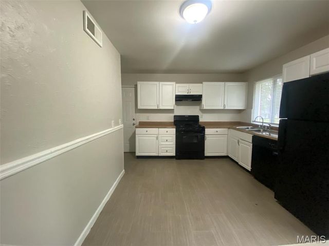 2571 Burchard Drive, St Louis, MO 63136