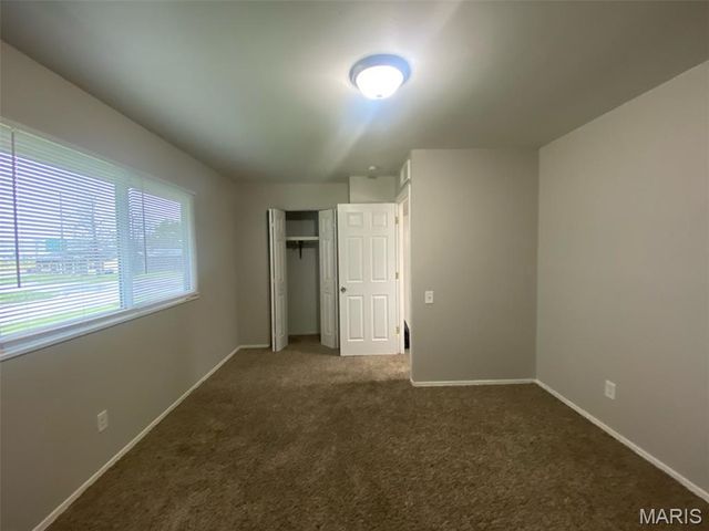 2571 Burchard Drive, St Louis, MO 63136