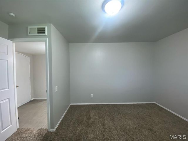 2571 Burchard Drive, St Louis, MO 63136