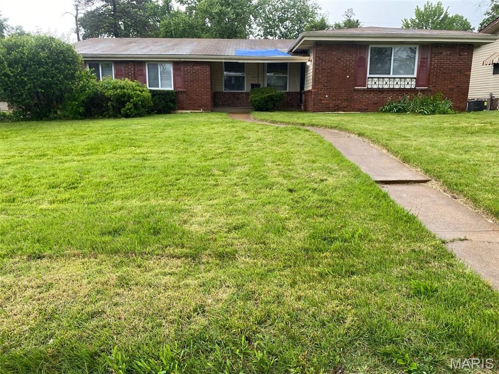 2571 Burchard Drive, St Louis, MO 63136