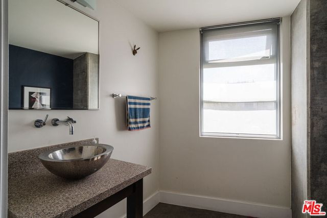 4141 Glencoe Avenue 201, Marina Del Rey, CA 90292