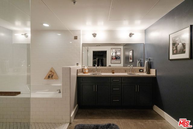 4141 Glencoe Avenue 201, Marina Del Rey, CA 90292