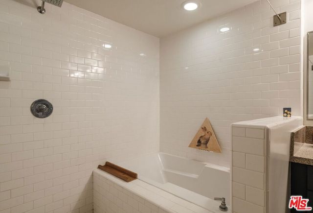 4141 Glencoe Avenue 201, Marina Del Rey, CA 90292