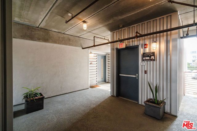 4141 Glencoe Avenue 201, Marina Del Rey, CA 90292