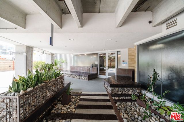 4141 Glencoe Avenue 201, Marina Del Rey, CA 90292