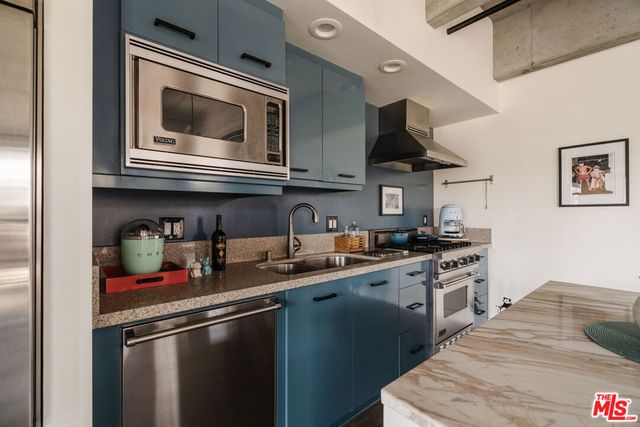 4141 Glencoe Avenue 201, Marina Del Rey, CA 90292
