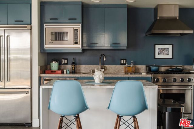 4141 Glencoe Avenue 201, Marina Del Rey, CA 90292