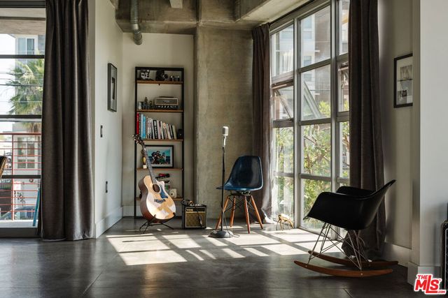 4141 Glencoe Avenue 201, Marina Del Rey, CA 90292