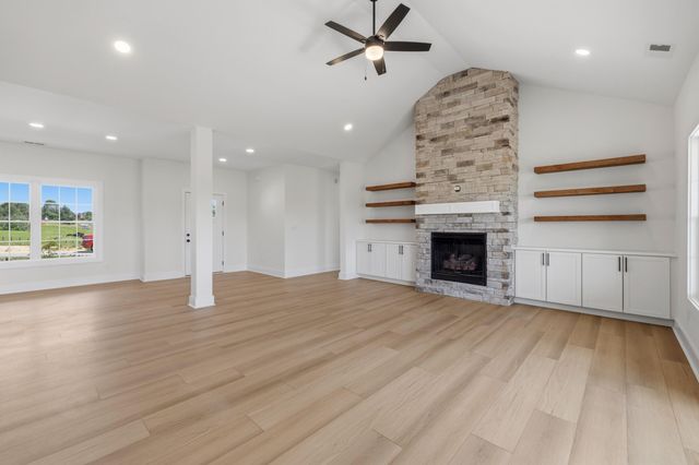 212 Carhartt Drive, Richmond, KY 40475
