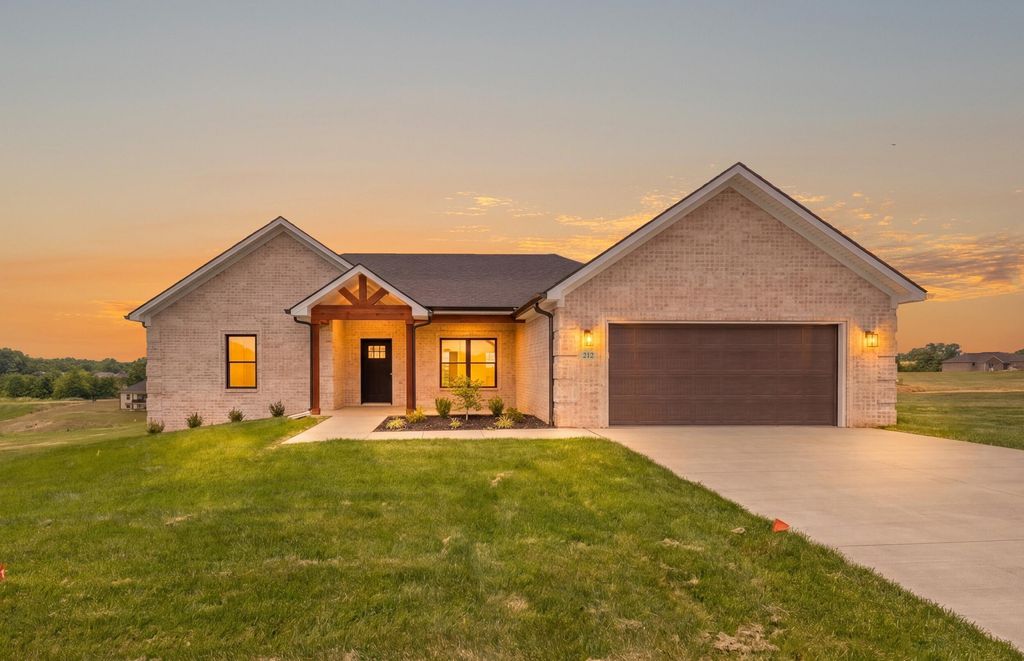 212 Carhartt Drive, Richmond, KY 40475