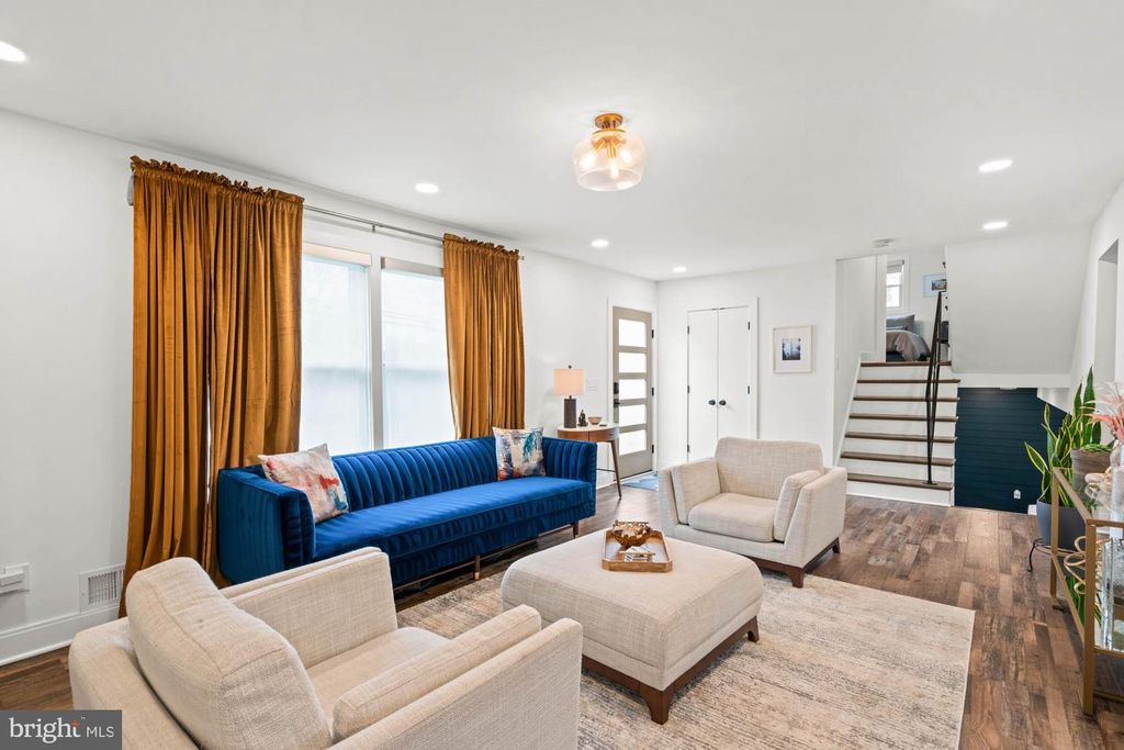 9817 FERNWOOD RD, Bethesda, MD 20817