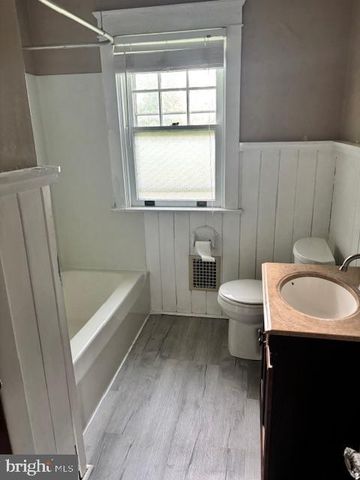 43 S DUKE ST, Millersville, PA 17551