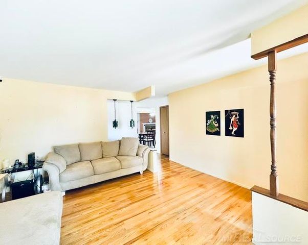 35427 Cathedral Drive, Sterling Heights, MI 48312