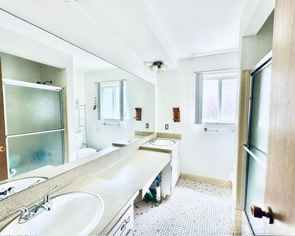 35427 Cathedral Drive, Sterling Heights, MI 48312