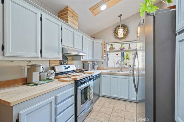 20060 Shadow Island Drive, Canyon Country, CA 91351