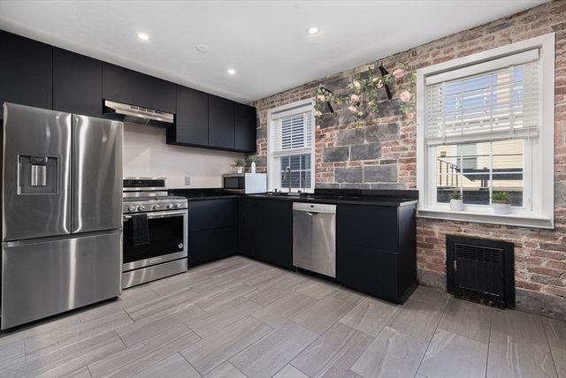 56 Elm 10, Worcester, MA 01609