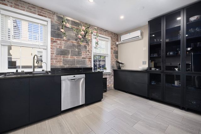 56 Elm 10, Worcester, MA 01609