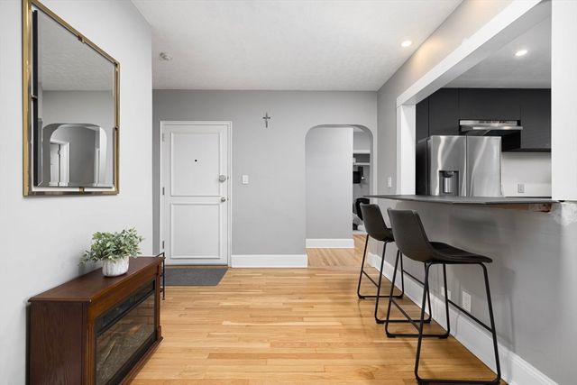 56 Elm 10, Worcester, MA 01609