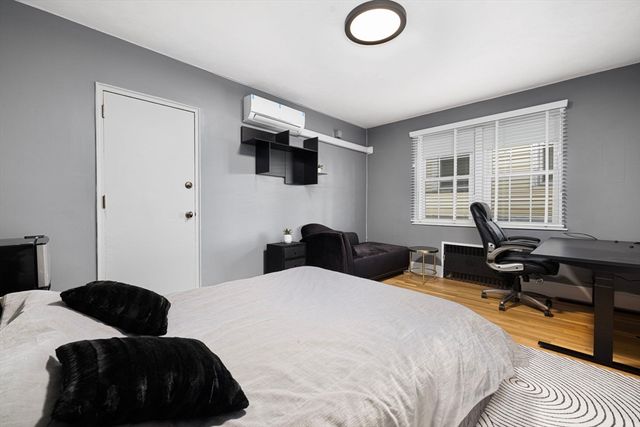 56 Elm 10, Worcester, MA 01609