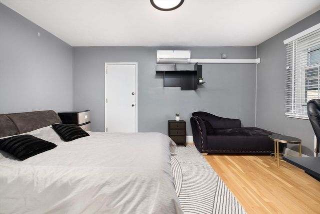 56 Elm 10, Worcester, MA 01609