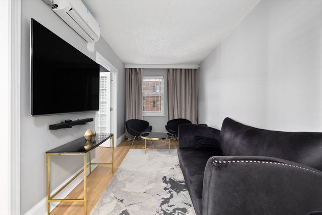 56 Elm 10, Worcester, MA 01609