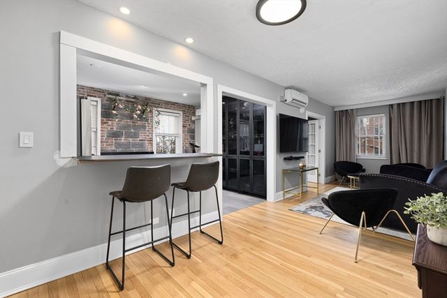 56 Elm 10, Worcester, MA 01609