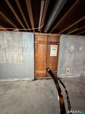 12 Frances Street, Montville, CT 06382