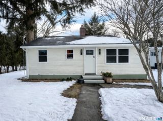 12 Frances Street, Montville, CT 06382