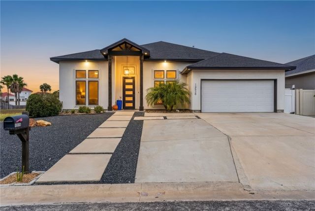 13538 Catamaran Dr, Corpus Christi, TX 78418