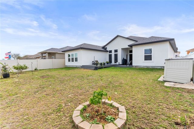 13538 Catamaran Dr, Corpus Christi, TX 78418