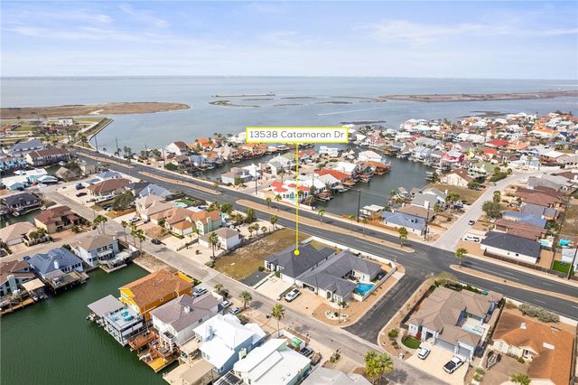 13538 Catamaran Dr, Corpus Christi, TX 78418