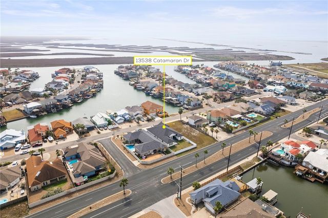 13538 Catamaran Dr, Corpus Christi, TX 78418