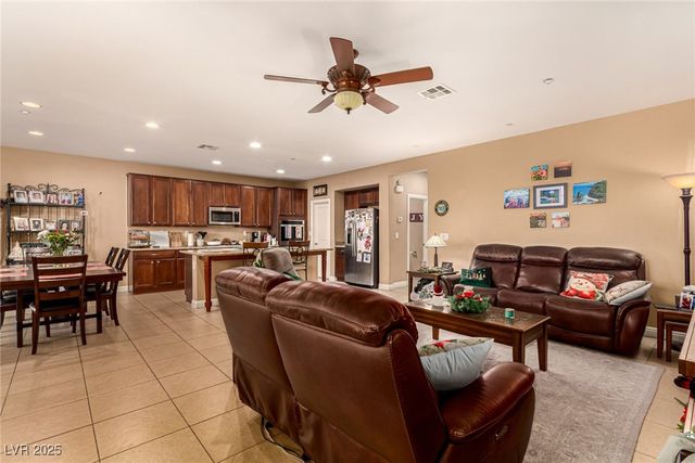 2012 Canvas Edge Drive, Henderson, NV 89044