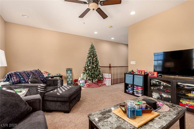 2012 Canvas Edge Drive, Henderson, NV 89044