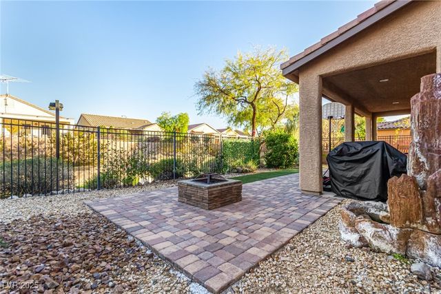 2012 Canvas Edge Drive, Henderson, NV 89044