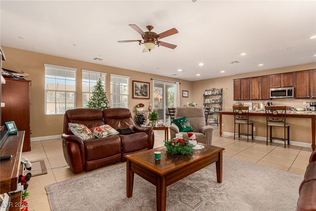 2012 Canvas Edge Drive, Henderson, NV 89044