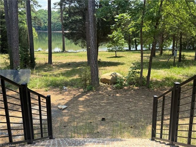 136 Serenity Pointe, Denton, NC 27239