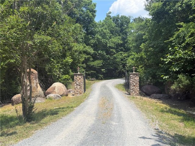 136 Serenity Pointe, Denton, NC 27239