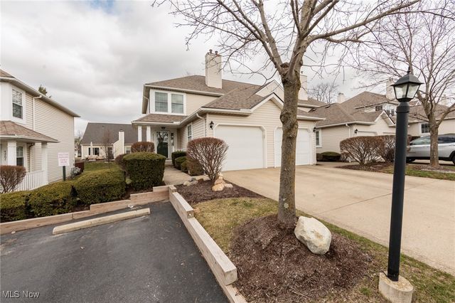 4265 Rolling Hills Drive, Brunswick, OH 44212