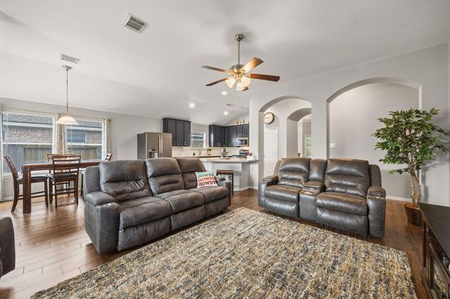 831 Shenandoah Falls Lane, Rosenberg, TX 77469