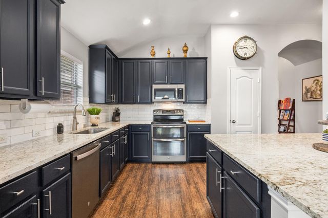 831 Shenandoah Falls Lane, Rosenberg, TX 77469