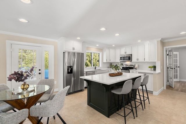 11 Wyncrest Circle, Andover, MA 01810