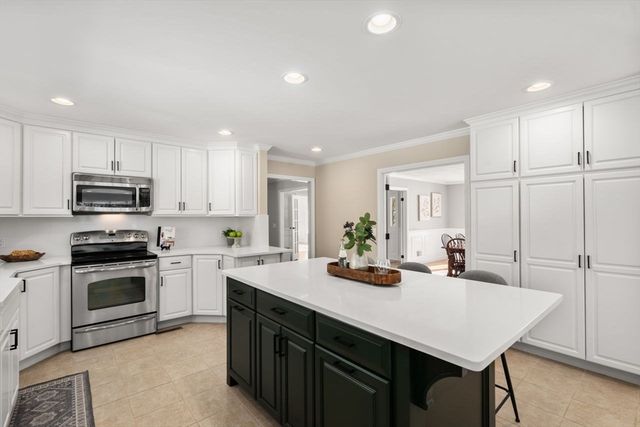 11 Wyncrest Circle, Andover, MA 01810