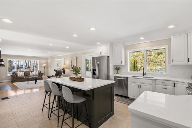 11 Wyncrest Circle, Andover, MA 01810